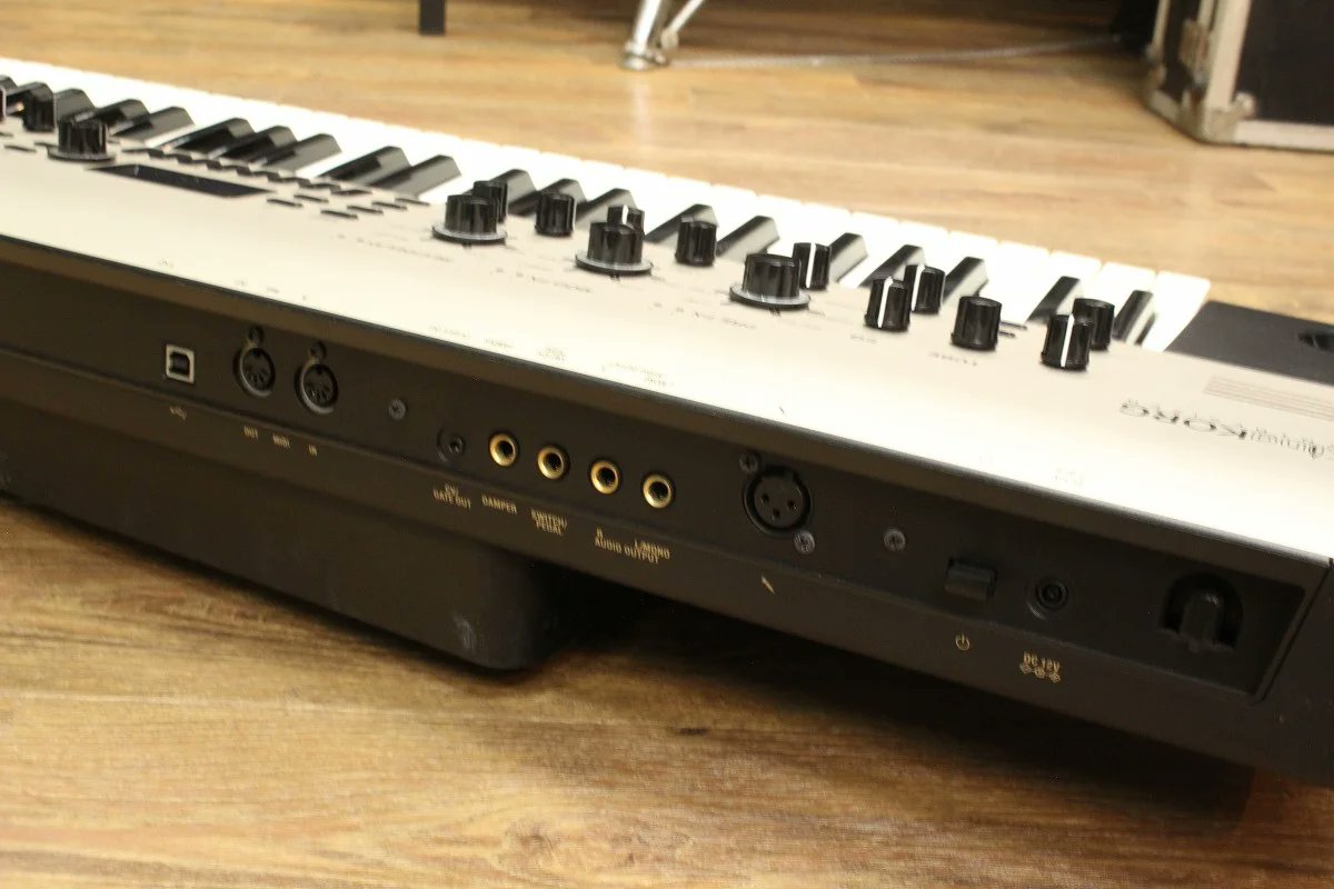 KORG KingKORG Goldが中古で入荷！ 自由な音作りが可能なアナログ