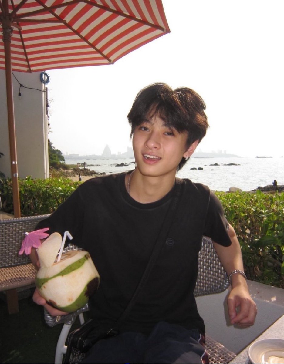 เนิร์ด                               แฟนเนิร์ด

#ท่านโปรดคลื่น