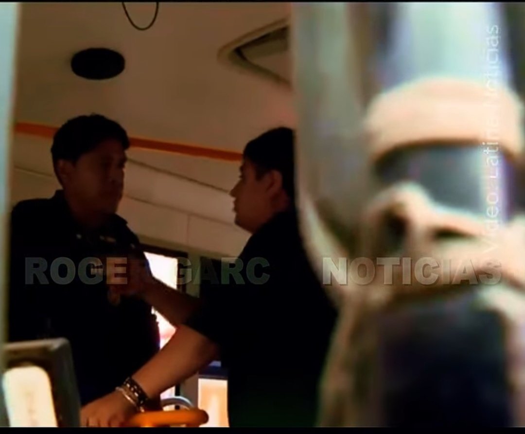 #URGENTE Policía detiene a un chofer que acata paro y lo quiere acusar por el delito de disturbios. NO ES BROMA.