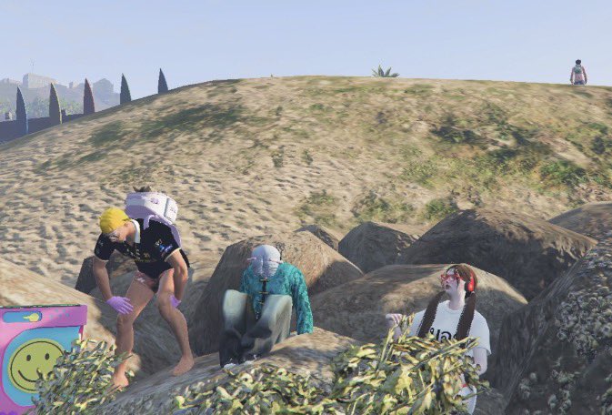 มันจะมีอยุ่คนนึง 52525555 หมวยจัดการลูกหนูหน่อยเถอะ 55252525525