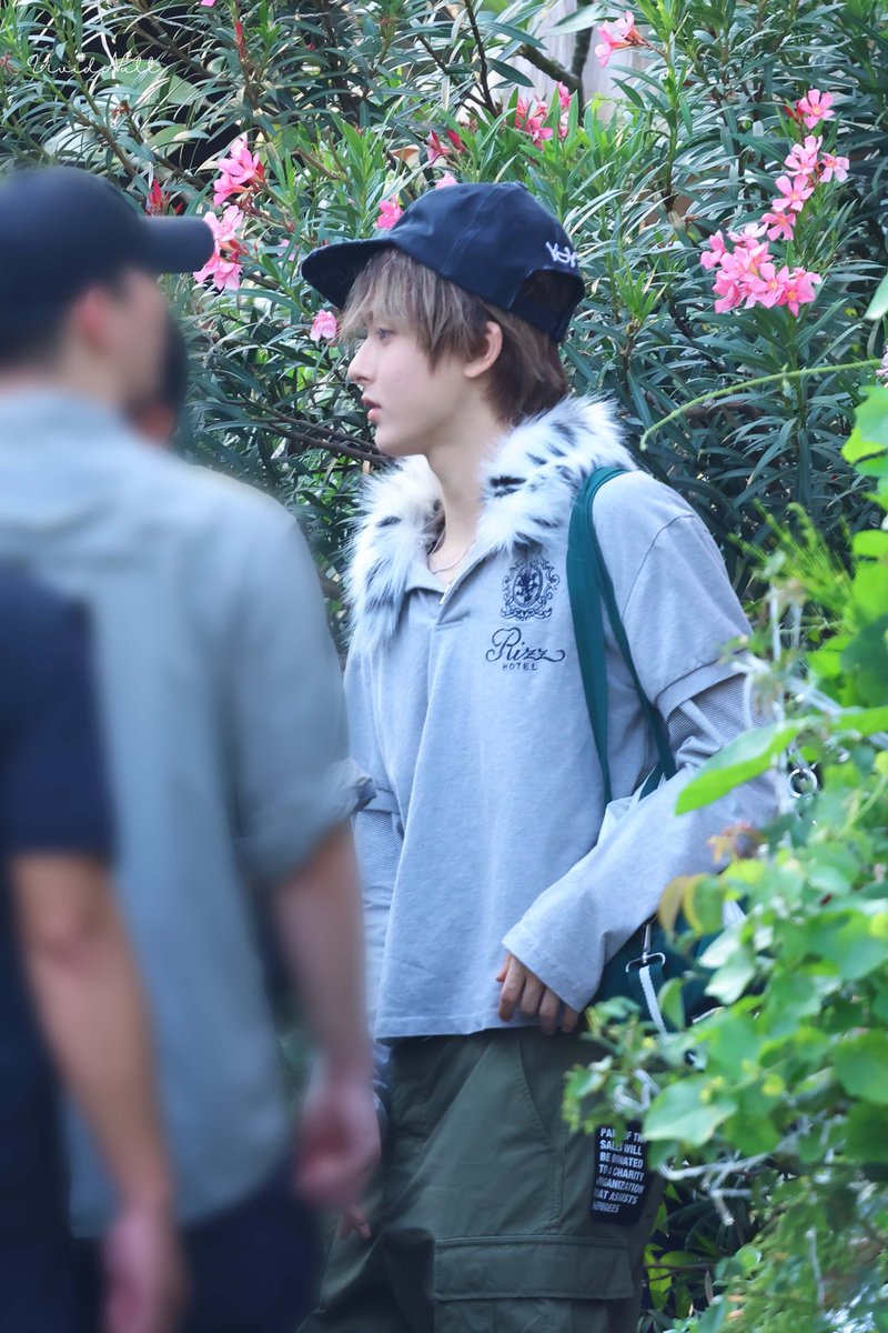 vividnull_ tweet media