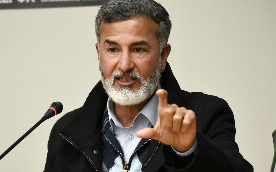 ekathimerini's tweet image. Greece reportedly moves to revoke asylum of Pakistani community leader dlvr.it/TQzmbR