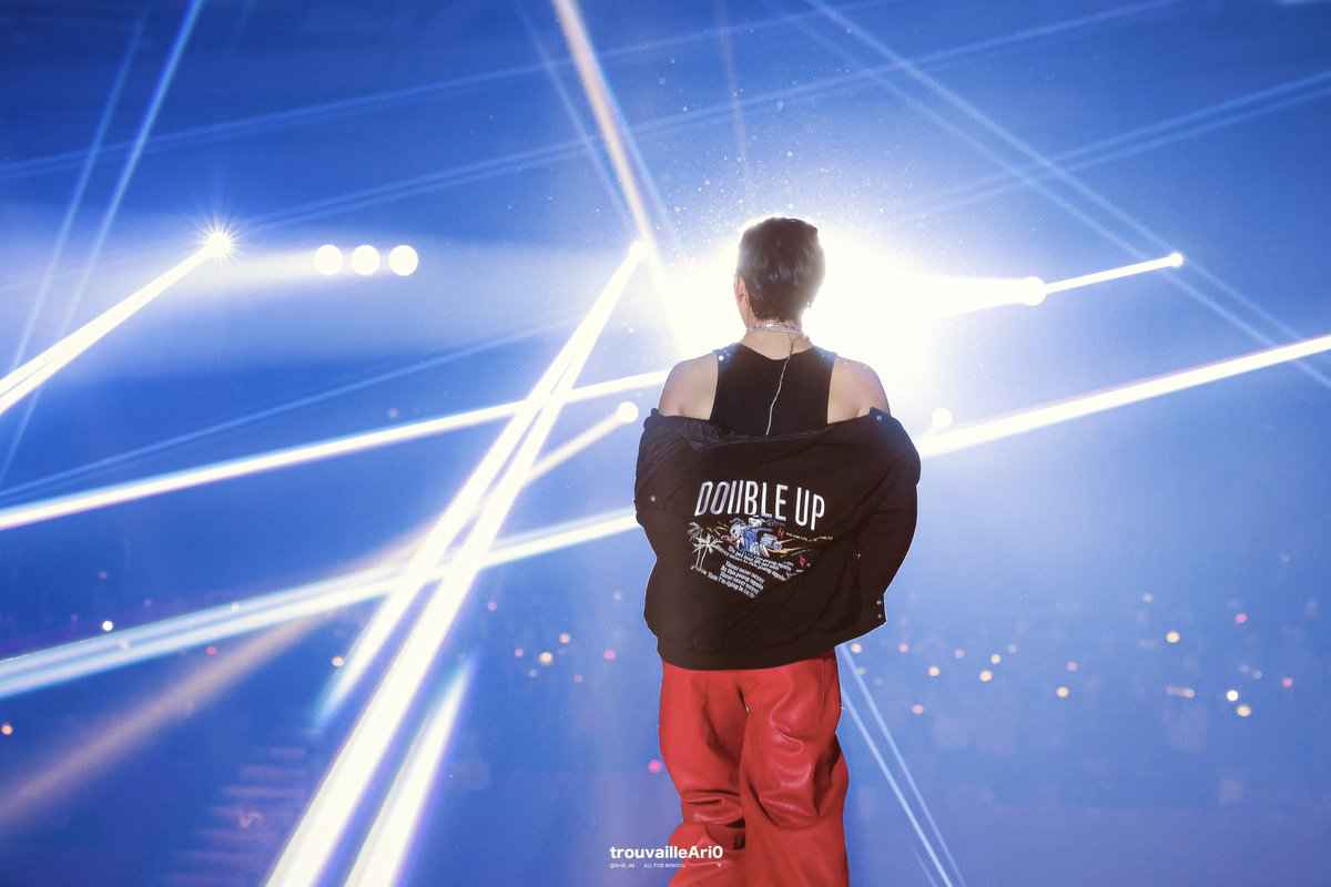 trouvailleAri0 tweet media