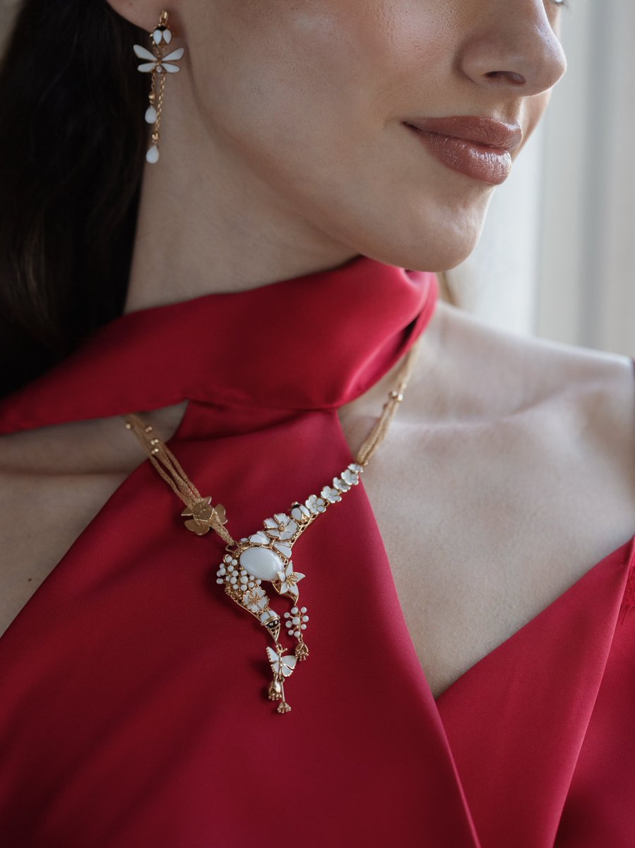 Love deserves to shine.
Celebrate this Valentine’s Day with a gift as timeless as your feelings. 🤍

Aşk parlamayı hak ediyor.
Bu Sevgililer Günü'nü duygularınız kadar zamansız bir hediye ile kutlayın. 🤍
#RobertoBravo