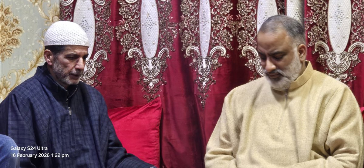 Hon'ble MLA Hazratbal/VP JKNC KMR <a href="/salmanalisagar/">Salman Sagar</a>  visited &amp; offered condolences to bereaved Kak &amp; Chola families at Khawja Bazaar &amp; Rozebal respectively. He offered fatiha &amp; sympathized with the bereaved families and also conveyed condolences from MLA Khanyar Jenab <a href="/AliMSagar_/">AliMuhammadSagar</a> .