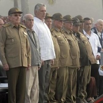 Eso está más que evidente cuando estos son fotografiados. Son los únicos gordos de la isla😐