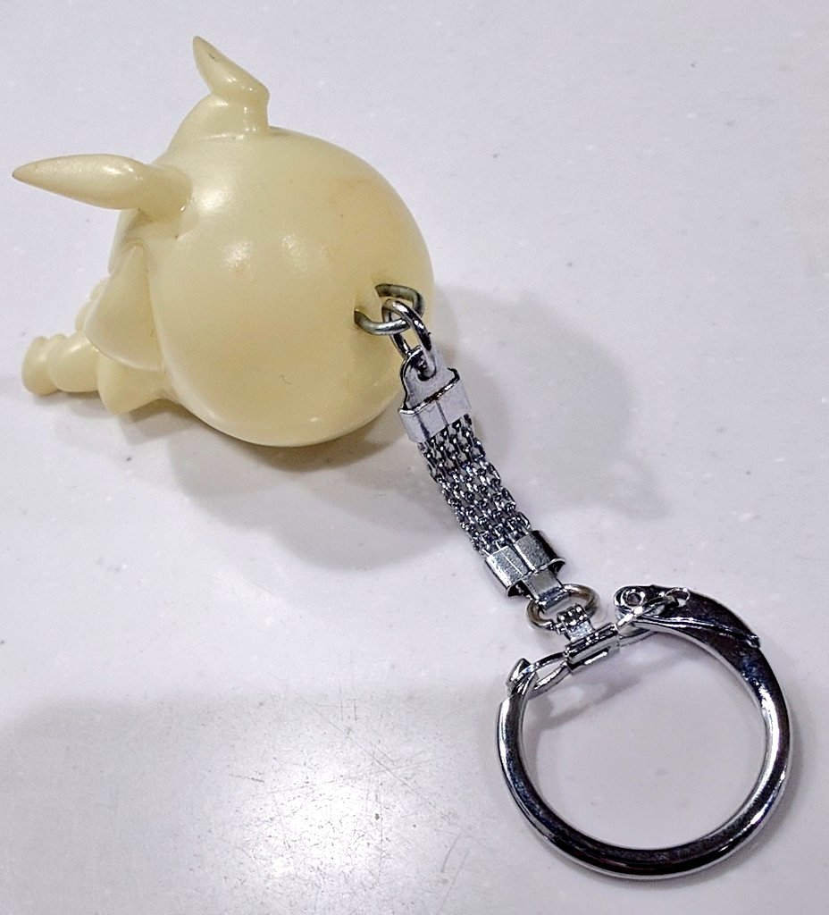 ボールチェーンを昭和のキーホルダーに✨️お土産キーホルダー的な感じ