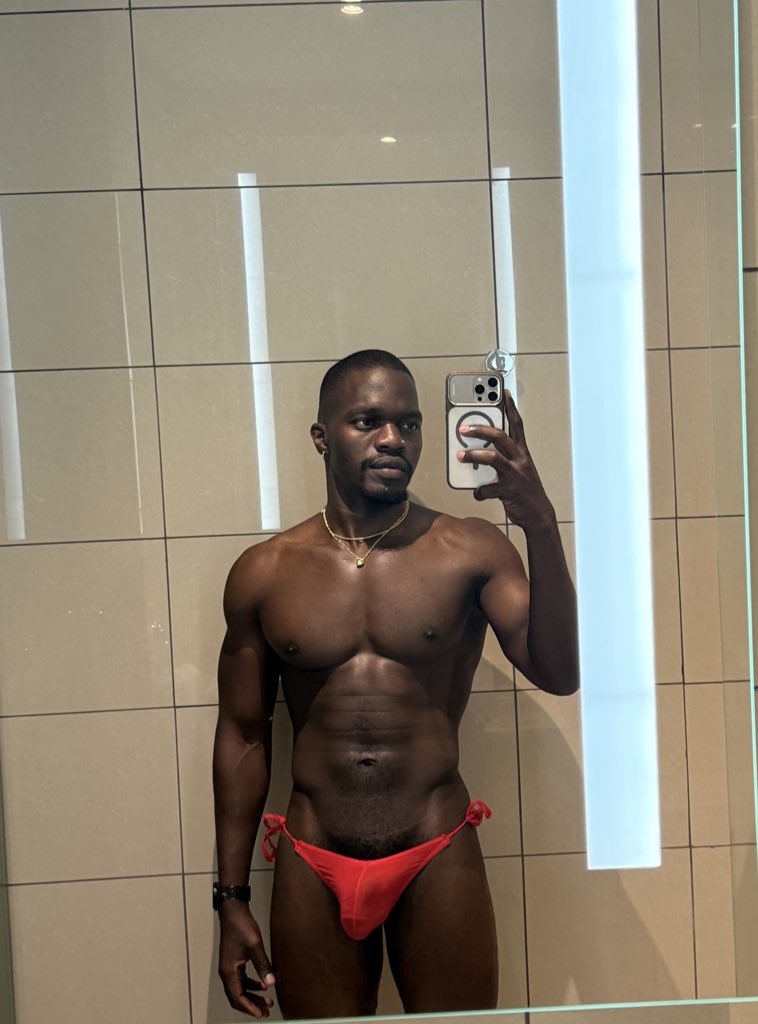 Nicholas The Model tweet media