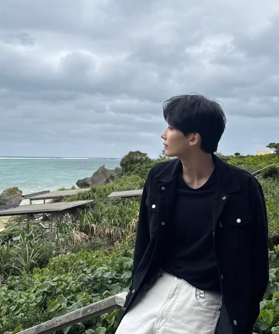 JEONGHAN of the day! 😍