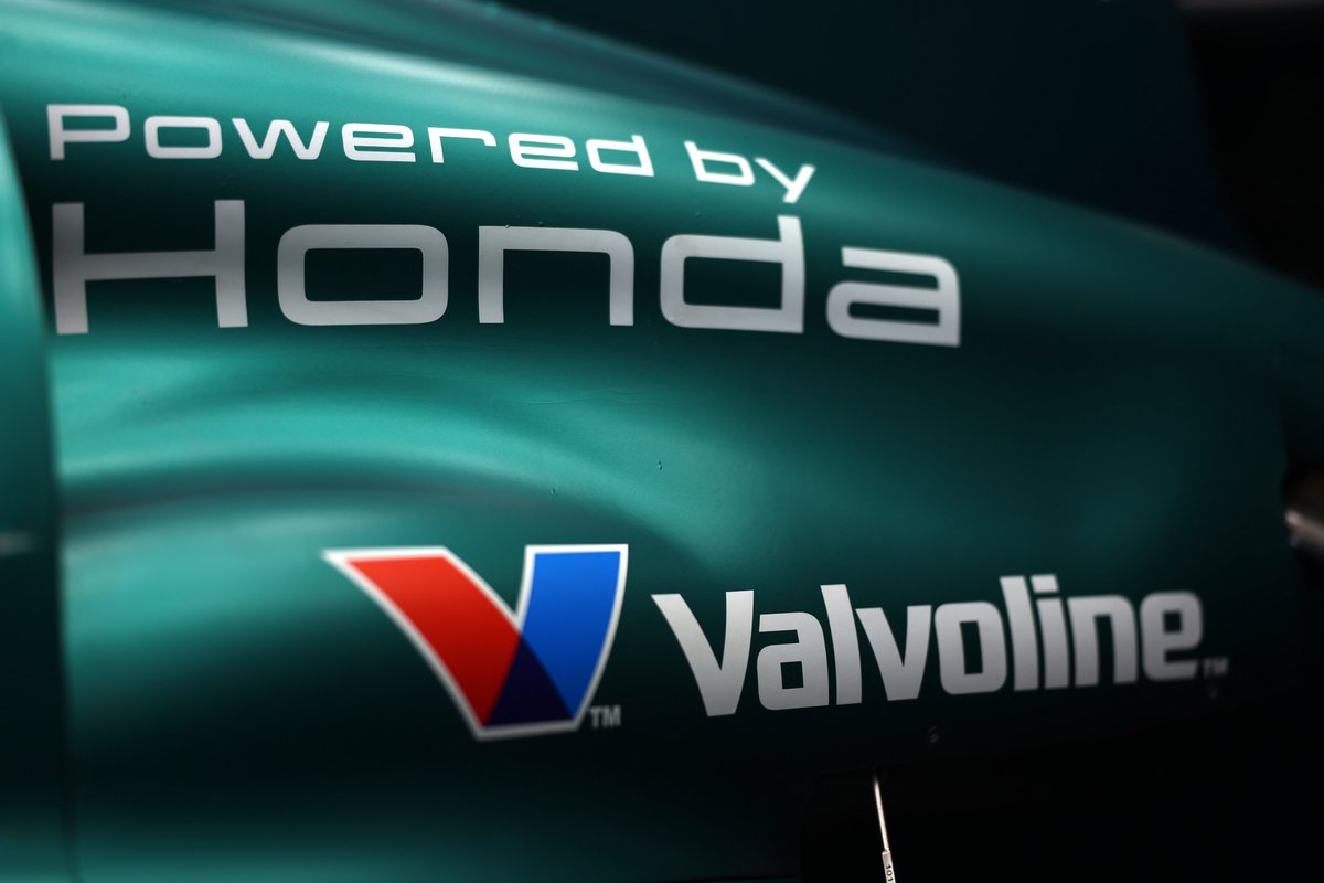 F1 2026年シーズン開幕戦まで20日🏁

バーレーンでシーズン前の合同テスト1が開催され、HondaはAston Martin Aramco Formula One Teamとともに206周を走りました。
現場責任者を務めるHonda F1トラックサイド・ゼネラルマネージャー兼チーフエンジニア 折原 伸太郎がテスト前半を振り返ります。