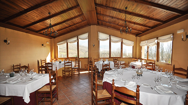 Venta por jubilación de La Corrobla, un conocido restaurante en la sierra de Béjar, en el municipio de Vallejera. 
Tiene muy buenas referencias en la zona y clientela fiel.
Toda la información en ☎️ 676 458 849/689 054 347