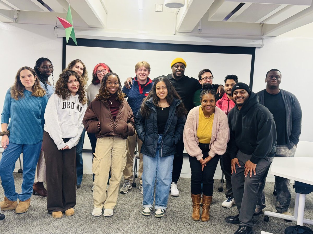 HSIHipHop's tweet photo. Social Entrepreneurs panel at Brown University @BrownUniversity  discussing measuring impact + essential start up opportunities + personal development https://t.co/ppgzBqkq38