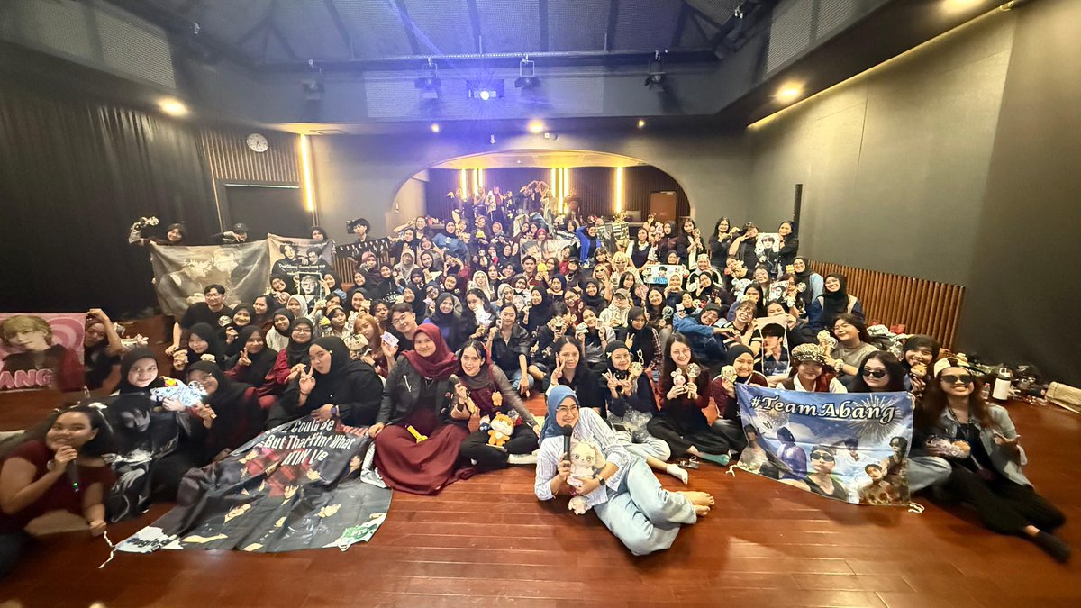 -tinyraebang tweet media