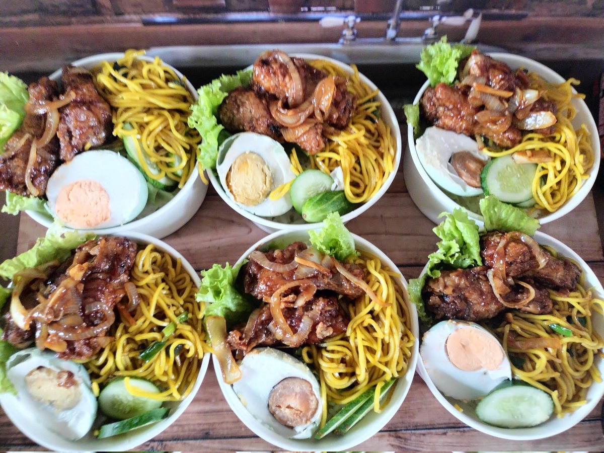 Imlek berbagi 😍 

Besok yuk gais 
Jika teman-teman berkenan berbagi makan siang bisa DM bubakul ya 🫰