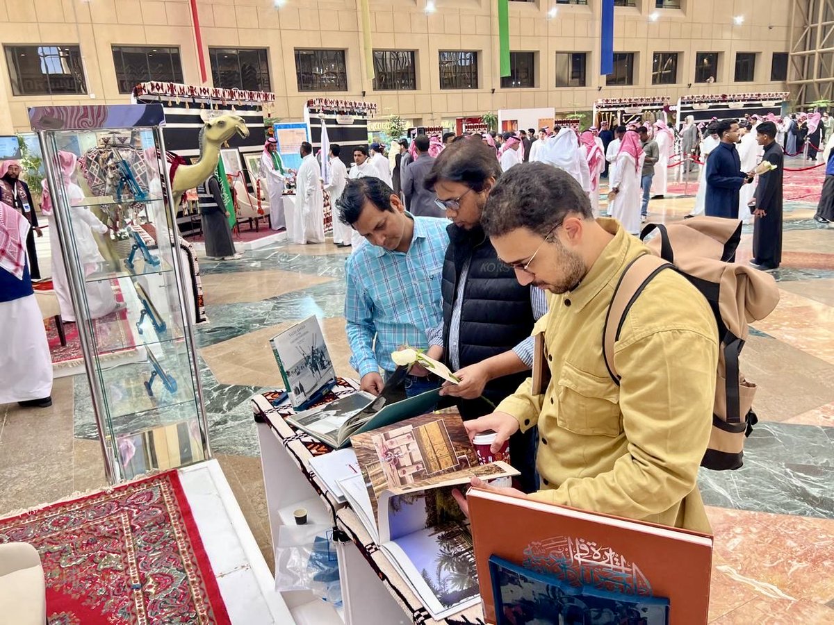 عمادة شؤون المكتبات tweet media