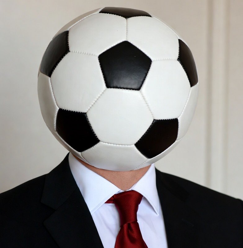 Los “curepís” usualmente merecen los peores epítetos de parte nuestra en rondas de tereré, pero…

- Si en la Argentina un niño es tragado por una obra inconclusa en medio de una tormenta y los responsables no dan la cara.

- O si un ex alto funcionario argentino aparece muerto,