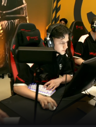 - Empy - 👺 tweet media