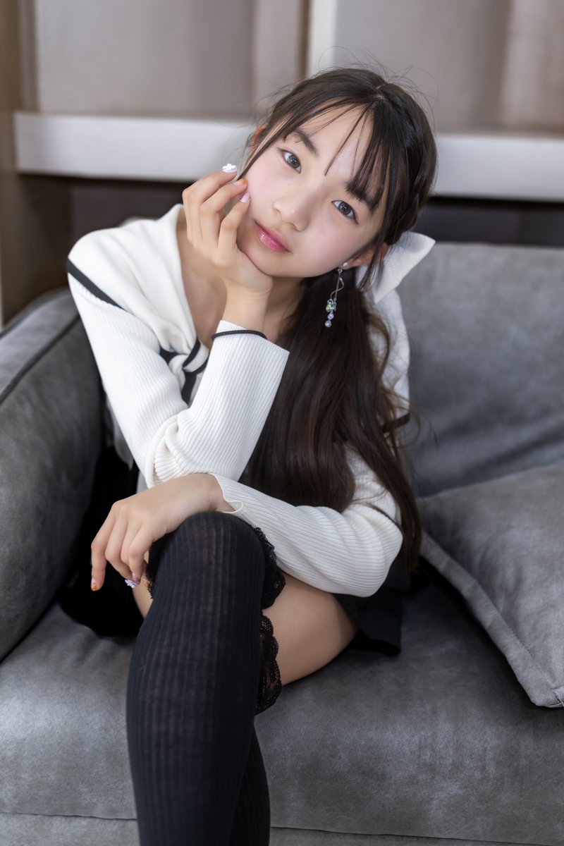 最初こそ笑わせにいきましたけど 2秒後にはモデルモードでした。 26.02