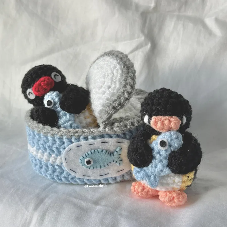 He encontrado este MARAVILLOSO PATRÓN DE PINGU que me podéis encargar si os encanta tanto como a mi por MD!!!