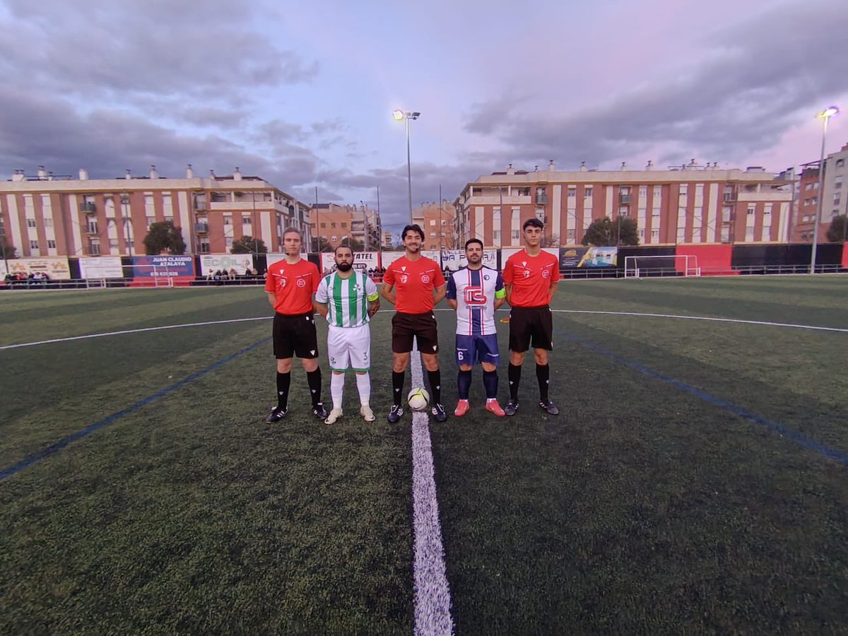 👎 FINAL | Nueva derrota (2-4)

Buena reacción de nuestro equipo al inicio de la segunda parte pero que no sirvió de mucho tras errores puntuales.

Seguiremos trabajando para mejorar dichos aspectos en próximos partidos.

Enhorabuena al <a href="/LucecorC/">Cd Lucecor</a> por la victoria

#CCFSADLucecor