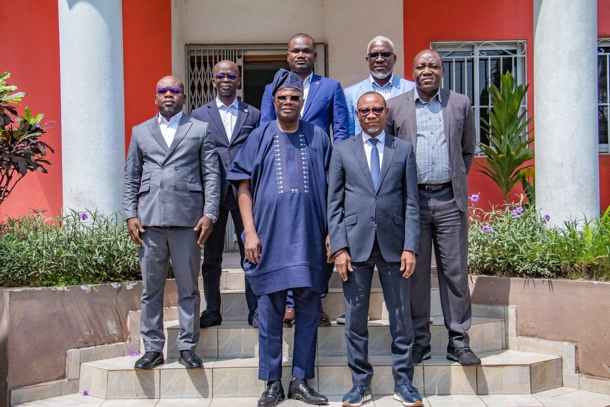 fgabenin's tweet photo. 𝐥𝐚 𝐜𝐨𝐨𝐩𝐞́𝐫𝐚𝐭𝐢𝐨𝐧 𝐬𝐨𝐮𝐬-𝐫𝐞́𝐠𝐢𝐨𝐧𝐚𝐥𝐞
 le DG du 𝐅𝐆𝐀-𝐁𝐄𝐍𝐈𝐍, M.  𝙀𝙧𝙣𝙚𝙨𝙩 𝘼𝙆𝙋𝘼𝙉, a effectué une visite de courtoisie et de travail à son homologue, M.  𝘔𝘢𝘪𝘻𝘢𝘯 𝘒𝘰𝘧𝘧𝘪 𝘕𝘰𝘦̈𝘭, DG du 𝐅𝐆𝐀-𝐂𝐈.
#FGACI  #PartenariatInstitutionnel #FGA https://t.co/6BO8rmjLYf