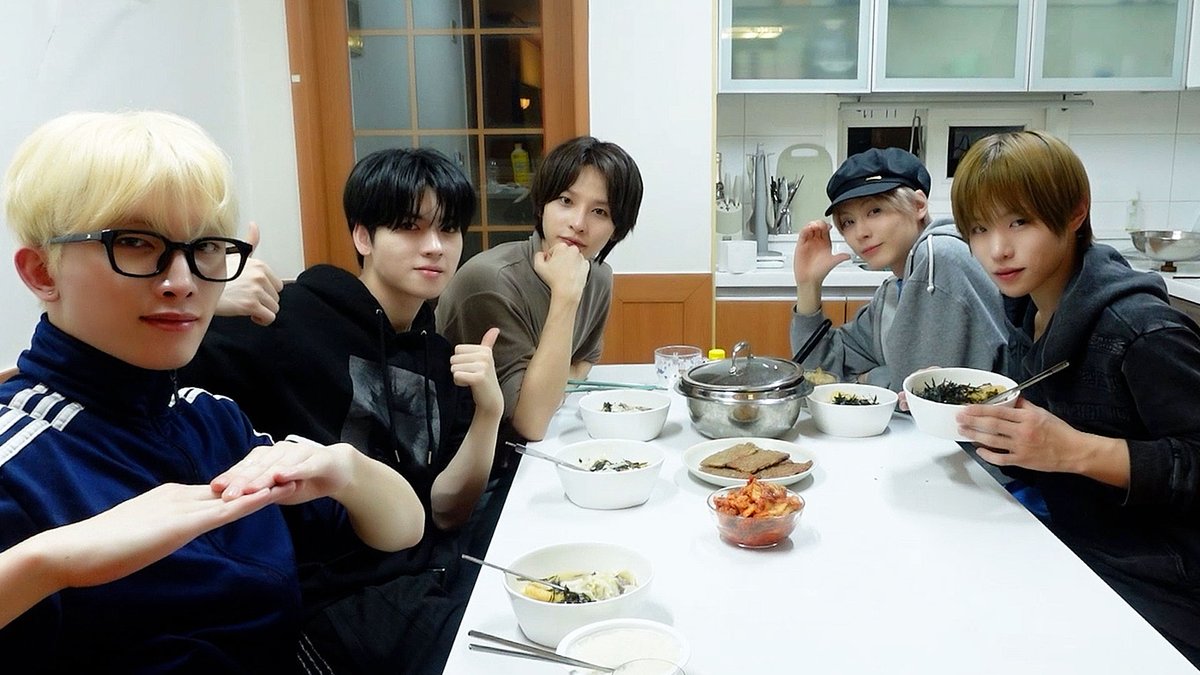 POW EDIT | #17 파우가 설날을 보낼만두🥟
⠀
🔗 youtu.be/IWaOYziSBI4
  ⠀
#POW #파우 #POWEDIT #파우에딧