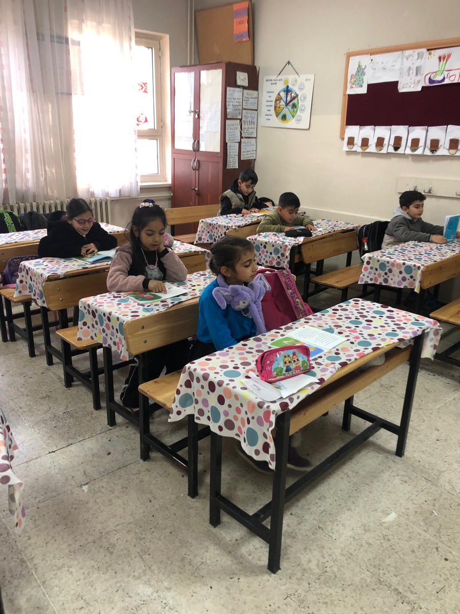 Kitap Diyarbakır Projesi kapsamında yapılan “Her Gün Bir Saat Kitap Okuma” etkinliğimiz. 
<a href="/Diyarbakirmem/">Diyarbakır İl Millî Eğitim Müdürlüğü</a> <a href="/YenisehirMEM/">Yenişehir İlçe Milli Eğitim Müdürlüğü</a> 
<a href="/AyatErkan/">erkan ayat</a>