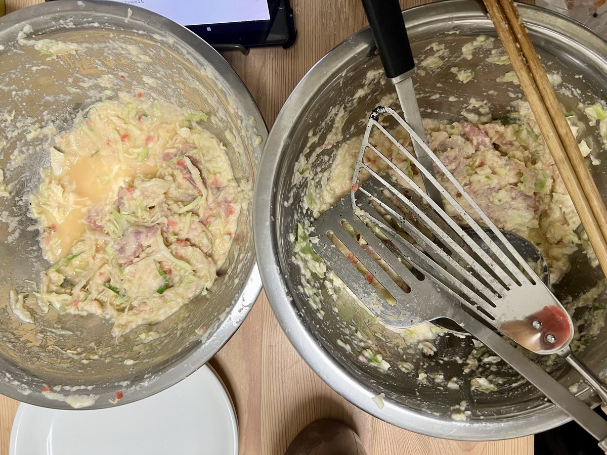 メンちゃん、おから米粉お好み焼きだよ

おからのおかげで生地がふわふわだったよ
キャベツの切り方変えたけど食感大差なかったよ

ひっくり返すのにフライ返し二刀流がマジで大活躍だったよ

#Twitter家庭料理部
#日本自炊協会 
#お腹ぺコリン部 
#おうちごはん 
#料理好きな人と繋がりたい
#料理記録