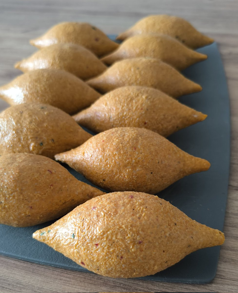 Bereketli, huzur dolu bir hafta olsun 🌿 

Ramazan hazırlıkları devam 
Cevizli içli köfte 

Her siparişte günlük üretim 
Türkiye'nin her noktasına kargo sağlanır 🚚