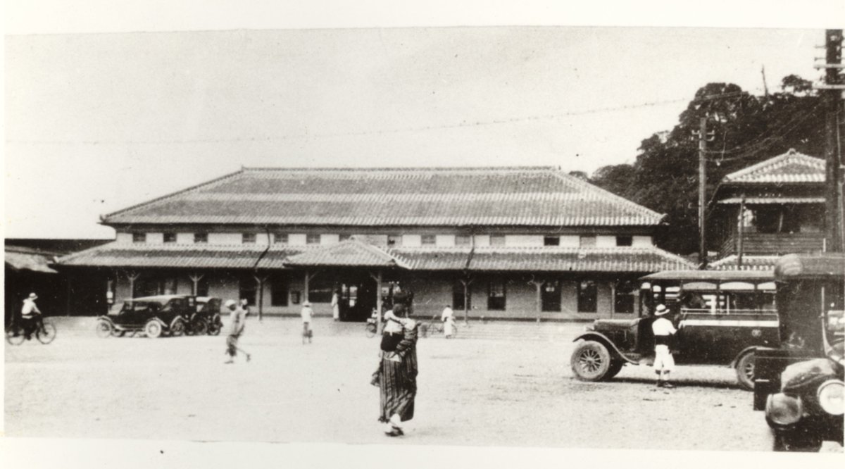 jr_shikoku_pr's tweet photo. #JR四国_今日は何の日

127年前の1899年(明治32年)2月16日、 徳島鉄道の駅として徳島駅が開業しました。

#JR四国 #徳島駅 https://t.co/eFWJctkVO7