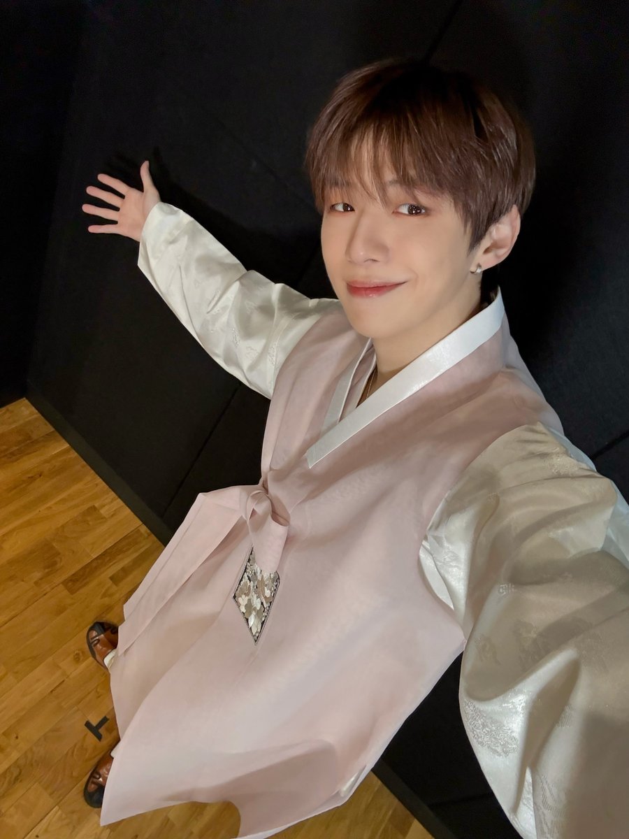 kd_officialx's tweet image. [📸] 새해 복 많이 받으세요🙇‍♂️

#강다니엘 #KANGDANIEL