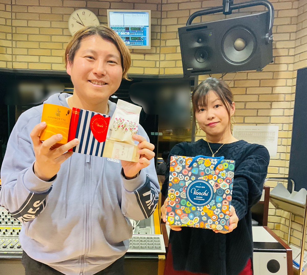 fmosaka851's tweet image. 2/12(木) の
大阪学院大学 presents
「clearanceのラジアカ！」は…🎵

・今年のバレンタインデーチョコ🍫
・マツコの知らない世界にメンバー門田さんが出演❓❗️
・授業で講義をしました📖✨

など

🎙️タイムフリーはこちら！
radiko.jp/share/?t=20260… 

#大阪学院大学 #FM大阪 
#clearance  #ラジアカ