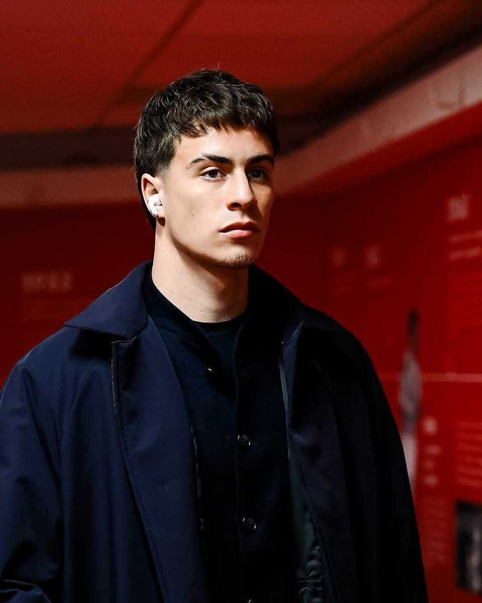 k e n a n tweet media