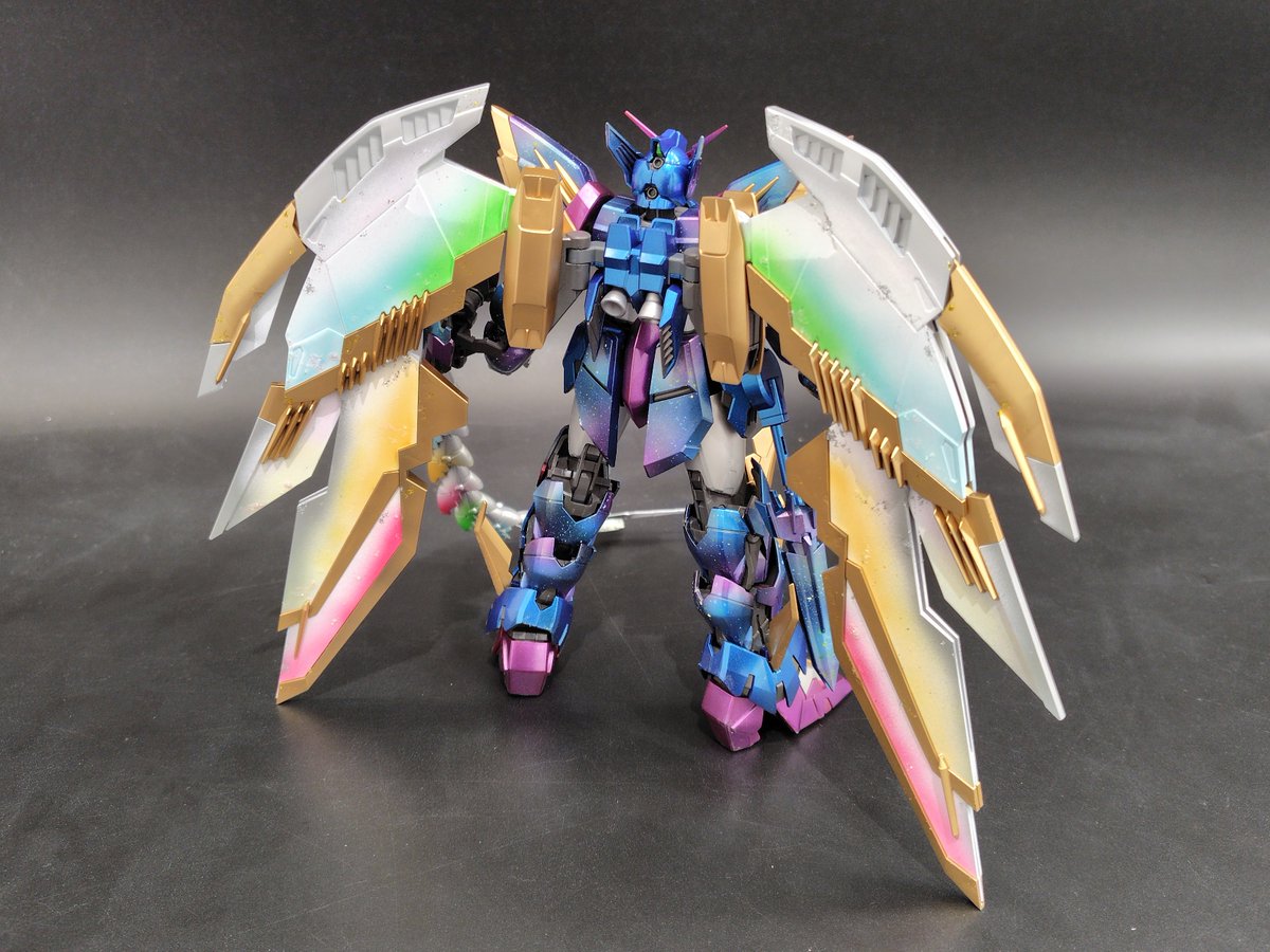 ガンダムエピオン ウイングはクールホワイトにトパーズゴールドを
