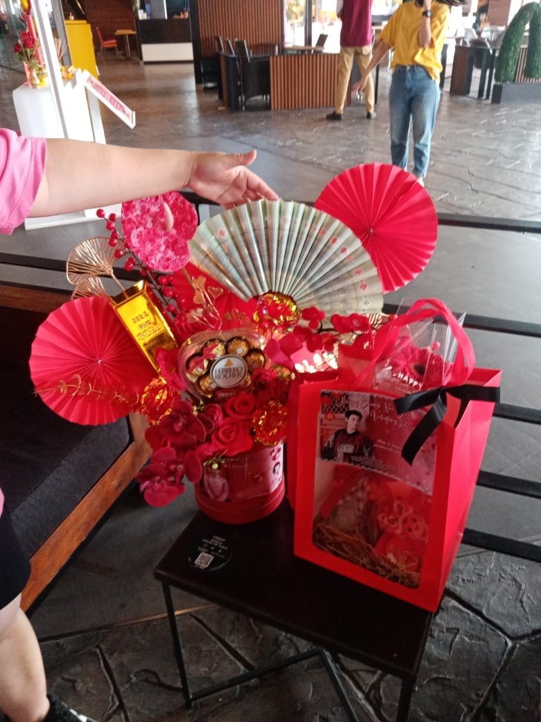 love the best prayers for you will never end,we will always to support you . love you <a href="/Saint_sup/">Saintsup 🎬</a>
Gong Xi Fa Cai (恭喜发财)
<a href="/Saint_sup/">Saintsup 🎬</a> 
and thanks you <a href="/SaintFCOfficial/">Saint FC Official</a> 
#SendingLoveToSaintVDay
#Saint_sup #MingEr 
#เซ้นต์ศุภพงษ์