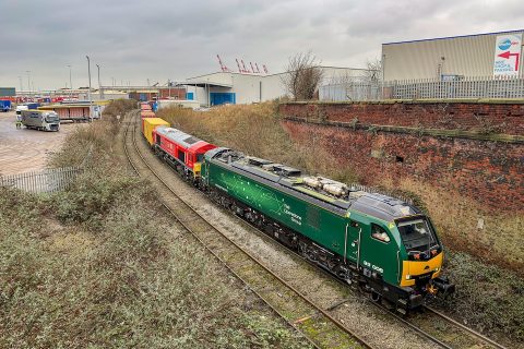 RAIL_NEWS_UK's tweet image. DB Cargo UK tri-modal on intermodal trials dlvr.it/TQzZMw #Class93 #DBCargoUK #Intermodal #Liverpool