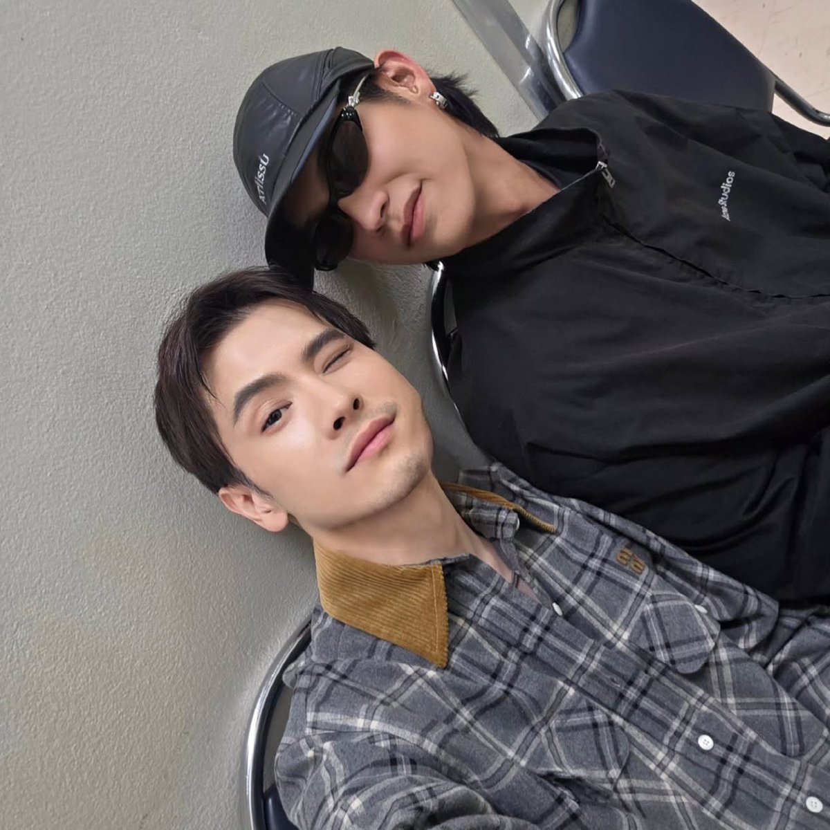 กับพี่ก้องค้าบ ว่าแต่ฮีหล่ออีกละ จะต้องพูดคำว่าหล่ออีกกี่ครั้งเนี่ย

Bright Vachirawit  
#bbrightvc <a href="/bbrightvc/">bright</a>