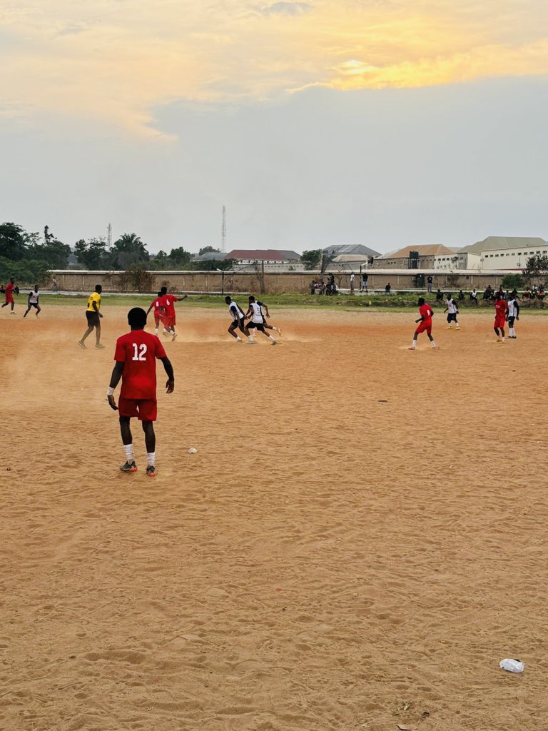 New week. Fresh focus.

Leave last week’s stress behind.
Show up. Stay disciplined. Stay consistent.

Small effort every day builds big results.

Let’s win the week. 💪