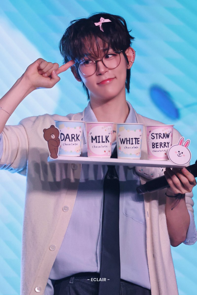 ᴇᴄʟᴀɪʀ tweet media