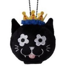 ขอบคุณที่ด้อมสีม่วง ถ้าด้อมเป็นสีที่เมนชอบอย่างสีดำจะเกิดอะไรขึ้น คิดภาพ เมนเป็นเมะชอบเล่นบทกูเพลย์บอย บางรอบก็พี่น่ะแบดบอย คือจะเมะแบดให้ได้  แฟนคลับยังเป็นสายฮาร์ดคอร์จนคนกลัวอีก  ด้อมสีดำอีก แมวสามตัวที่ดูจะกินคนอีก กานูเล่ที่พี่จะห้อยได้มีแค่สองตัวนี้แล้วล่ะ