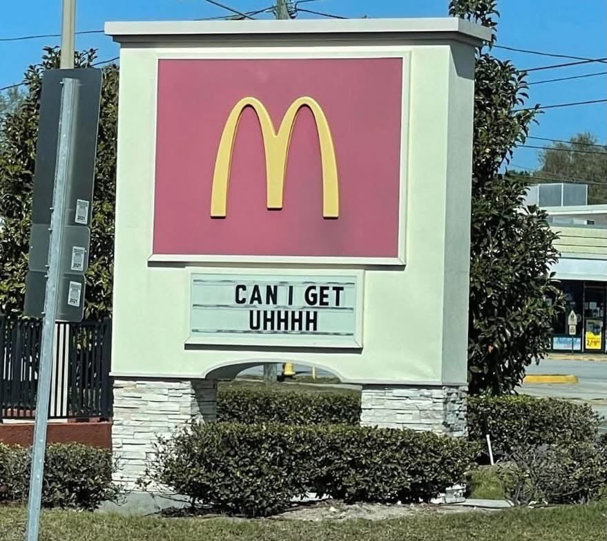 Andi Bazaar tweet media