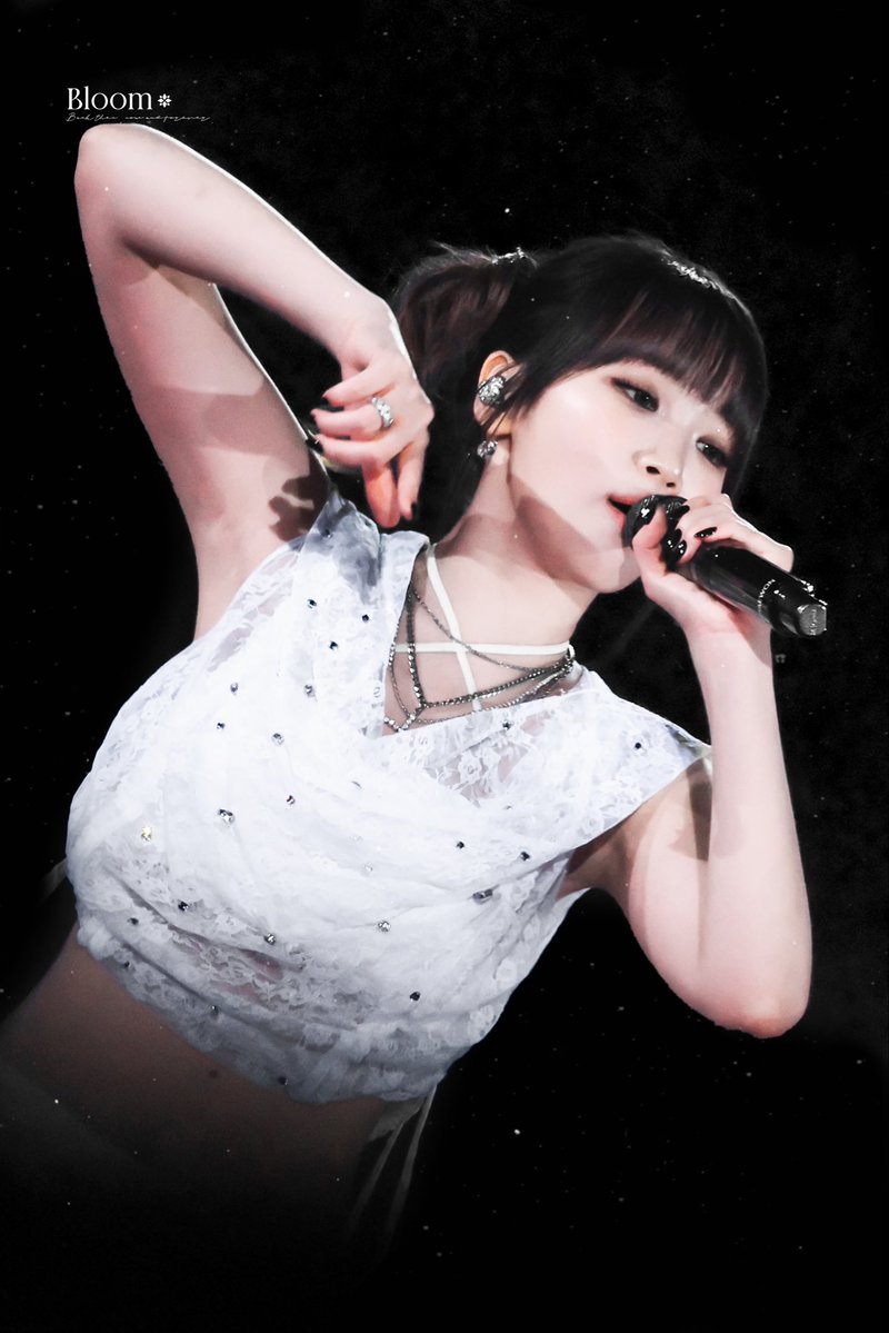 Chaewon • 채원 • チェウォン 「251119」 📸 LE SSERAFIM • 르세라핌