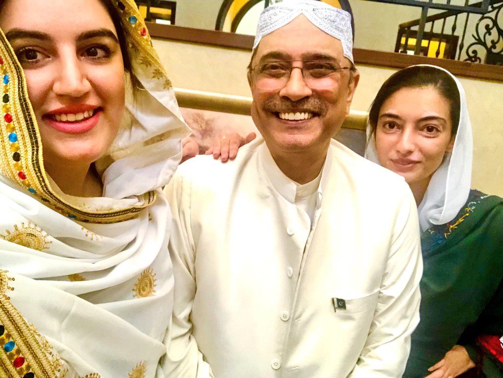 SanghaarShazia's tweet photo. یہ مسکراہٹیں بعض لوگوں کے دل پر تیر کی طرح پیوست ہونگیں !!
شیئر کرتے جائیں ۔
♥️❣️♥️ https://t.co/uINXcednhV