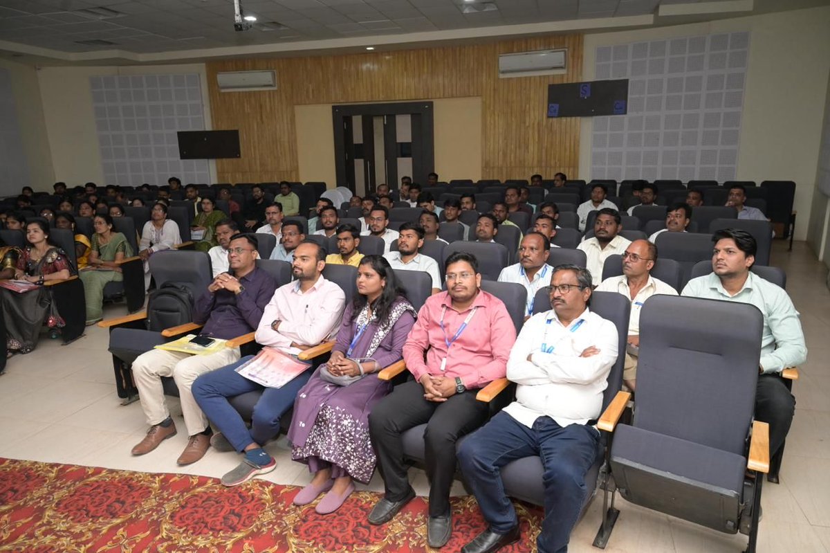 Maharashtra Exports and ODOP tweet media