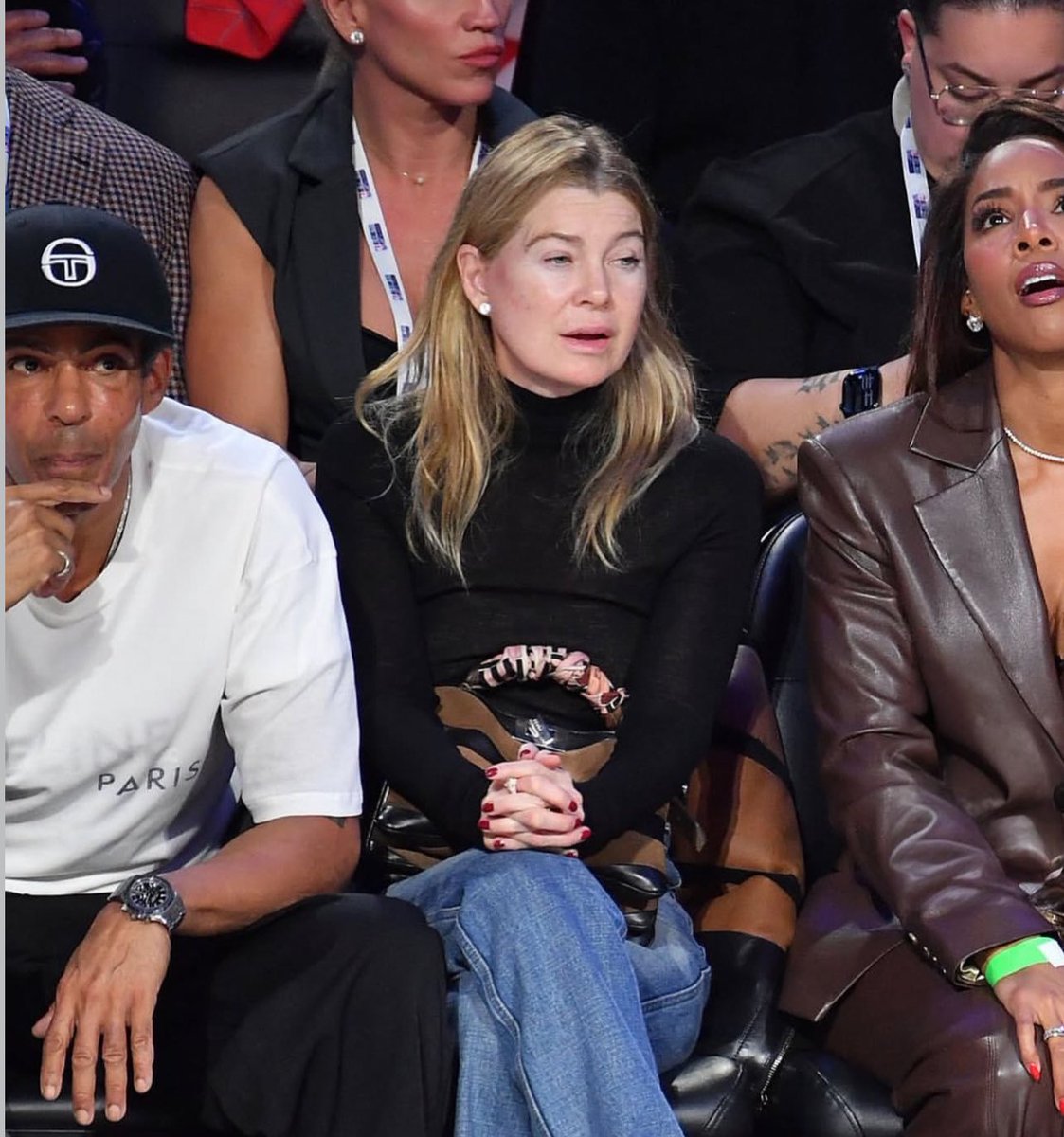 centralep_'s tweet photo. Ellen Pompeo with Chris Ivery and Kelly Rowland at the NBA All-Star game yesterday (15) in Inglewood, CA!✨❤️ https://t.co/VPkjDhVJEw