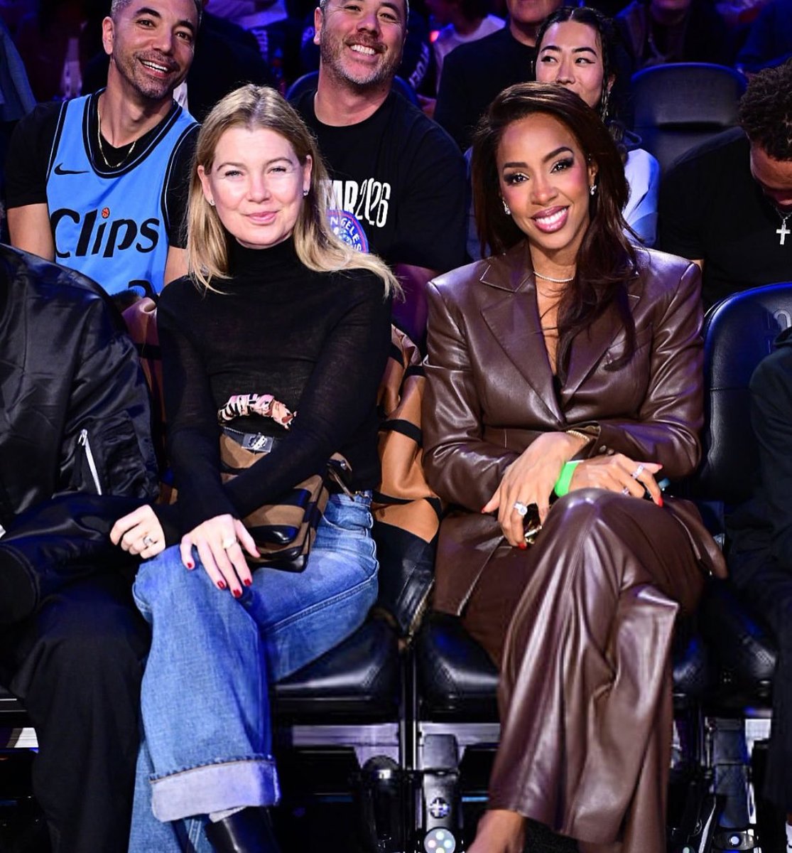 centralep_'s tweet photo. Ellen Pompeo with Chris Ivery and Kelly Rowland at the NBA All-Star game yesterday (15) in Inglewood, CA!✨❤️ https://t.co/VPkjDhVJEw