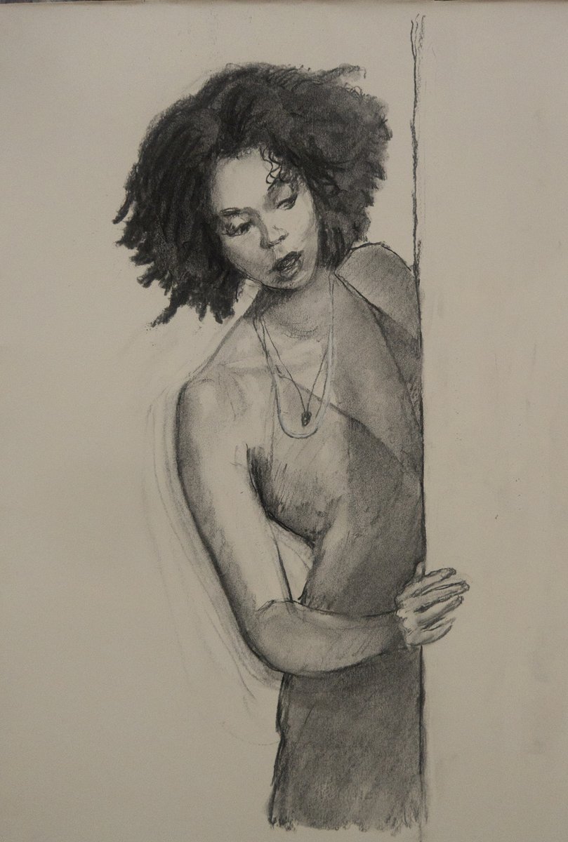 Quick life study. Charcoal.

#figurativeart #lifestudy #charcoaldrawing