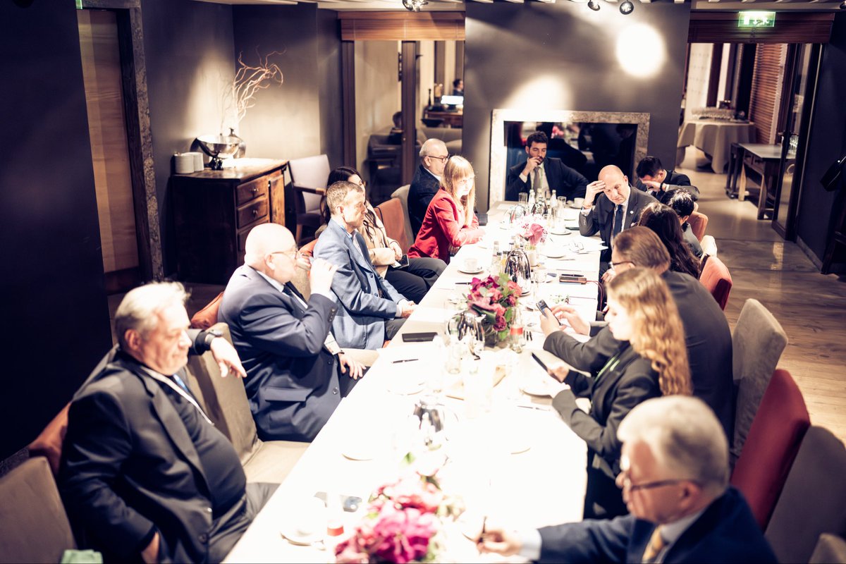 AkhvledianiTina's tweet photo. This weekend at @MunSecConf I had a pleasure of hosting @MartaKosEU @taraskachka and @040thomsonrob at the joint @CEPS_thinktank and @HALOTrustUSA to discuss #Ukraine’s recovery all the way from mines to markets, intertwined with Ukraine’s #EU accession.
#MSC26 https://t.co/zG1CzCL2jU