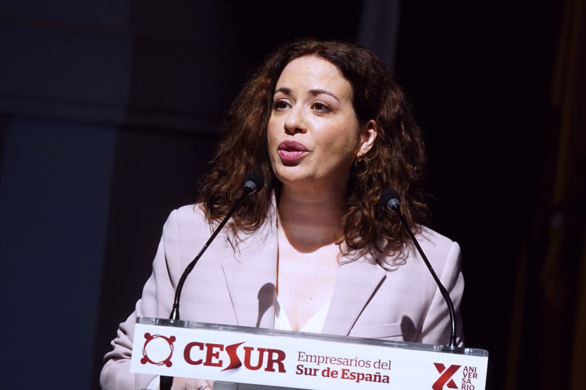 🎙️He tenido el honor de presentar "De lo global a lo local. El sur de España como referente internacional" 
Una jornada de <a href="/CesurEdelSur/">CESUR</a>