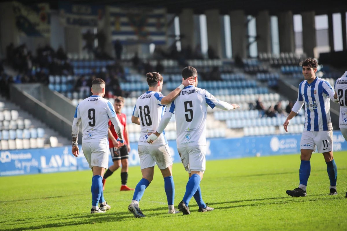 💙 ⚽️ FÚTBOL

➡️Ayuntamiento y Gimnástica se enfrentan por la cesión de El Malecón al Burgos para que entrene antes de su partido contra el Racing

ℹ️  Noticia completa en revistapeloteros.com

🔗revistapeloteros.com/texto-diario/m…
